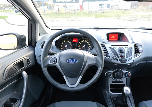 Ford Fiesta cena 16900 przebieg: 180000, rok produkcji 2009 z Bełchatów małe 254